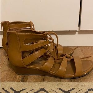 American Eagle Sandles with slight wedge